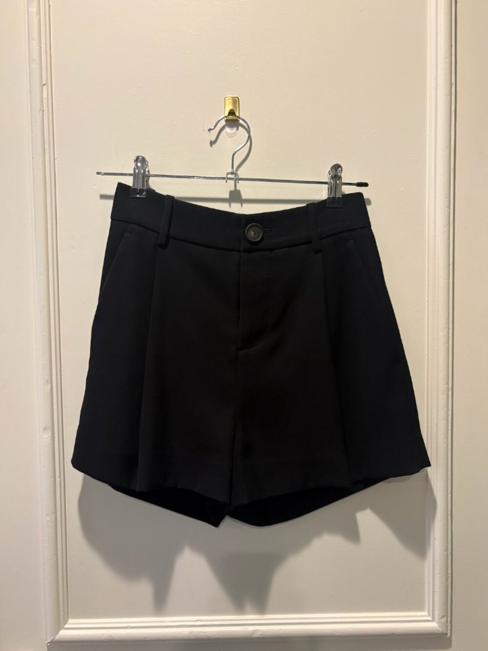 Vince Black Tailored Pleated Trouser Shorts Size 0